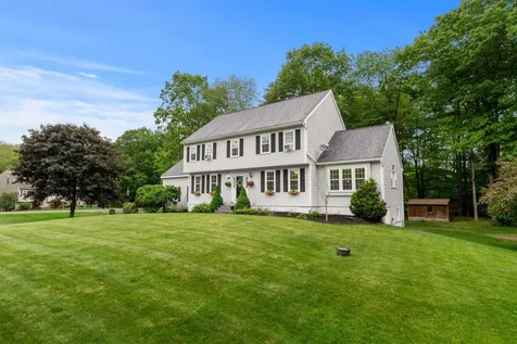 44 Brickyard Drive Litchfield NH 03052