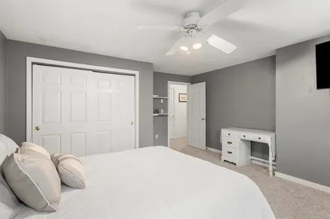 44 Brickyard Drive Litchfield NH 03052