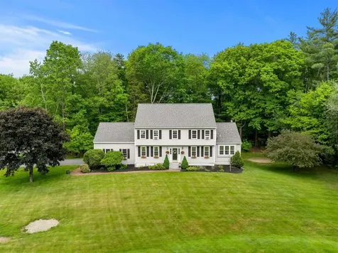 44 Brickyard Drive Litchfield NH 03052