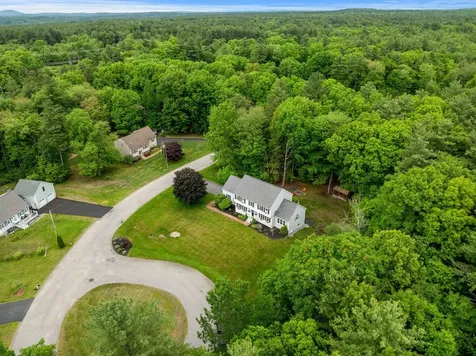 44 Brickyard Drive Litchfield NH 03052