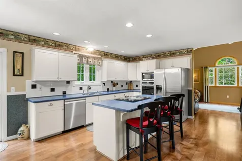 44 Brickyard Drive Litchfield NH 03052