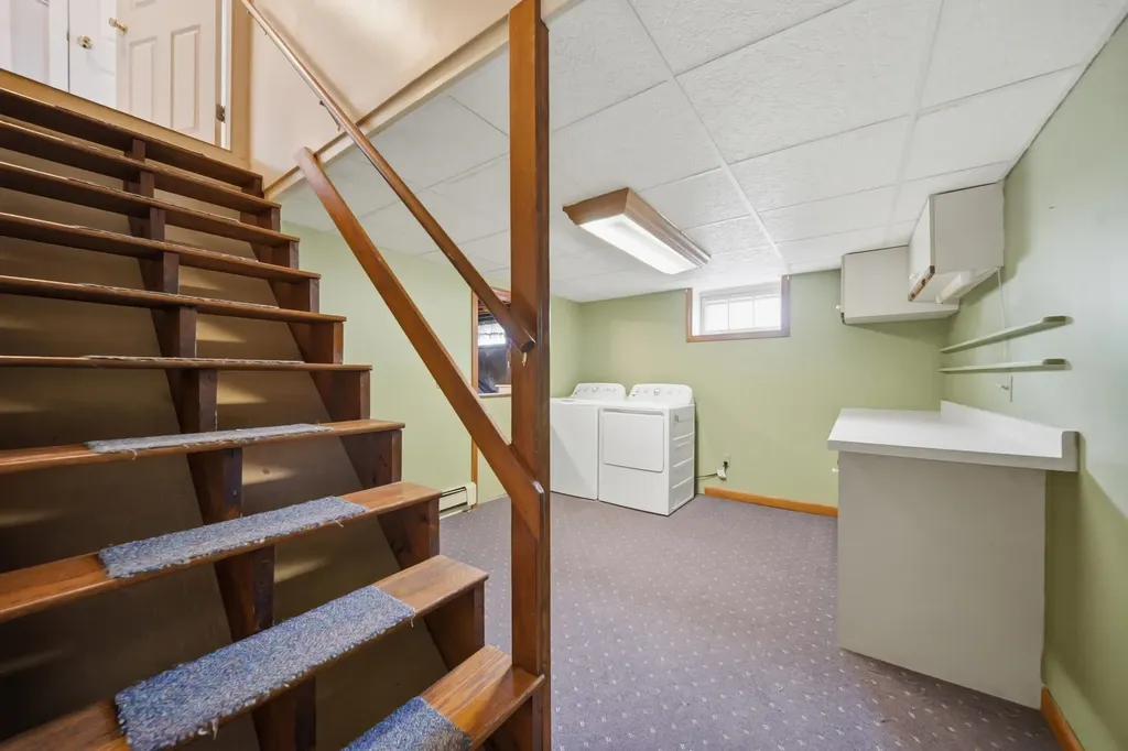 220 Norfolk Street Manchester NH 03103