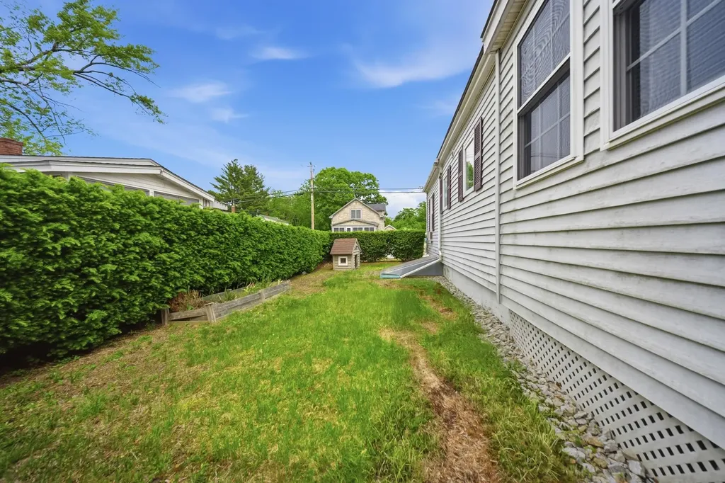 220 Norfolk Street Manchester NH 03103