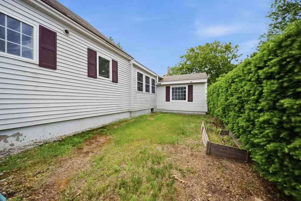 220 Norfolk Street Manchester NH 03103