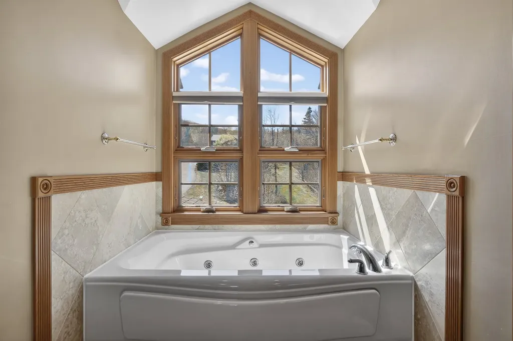 416 Crawford Ridge Road Carroll NH 03575