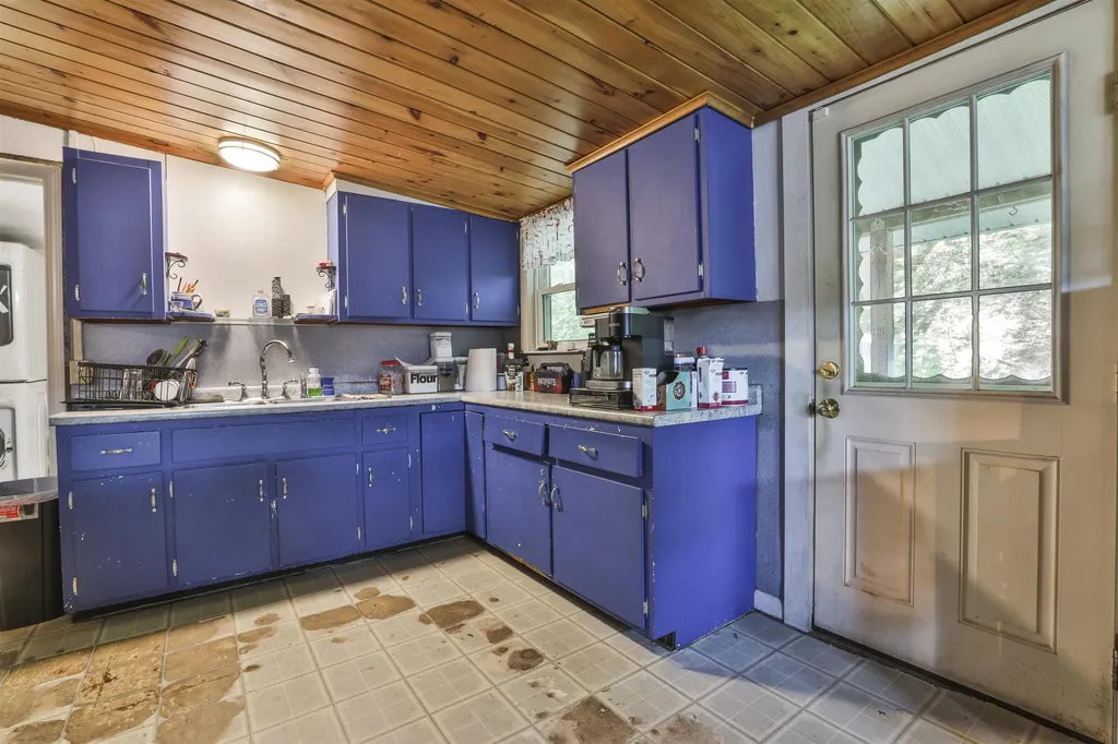 121 Moose Club Park Road Goffstown NH 03045