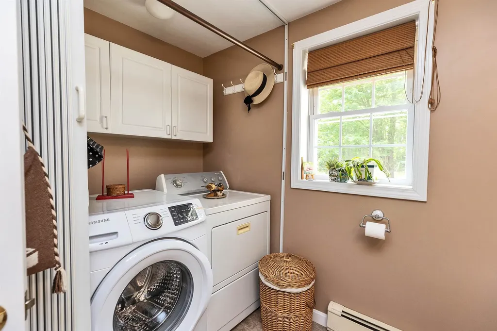 5 Captain Danforth Lane Amherst NH 03031