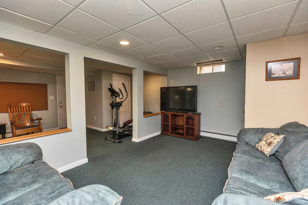 5 Captain Danforth Lane Amherst NH 03031