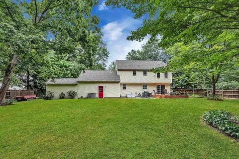 5 Captain Danforth Lane Amherst NH 03031