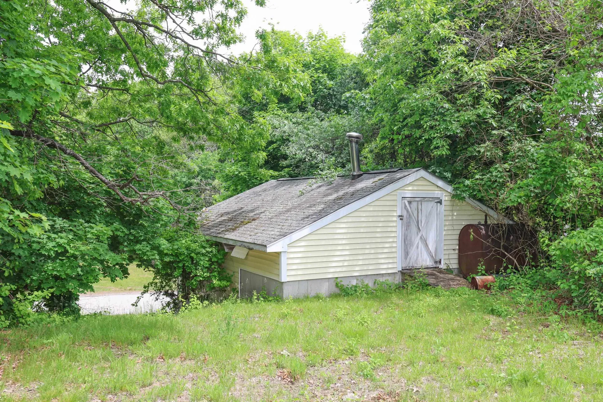 186 Peabody Avenue Manchester NH 03109