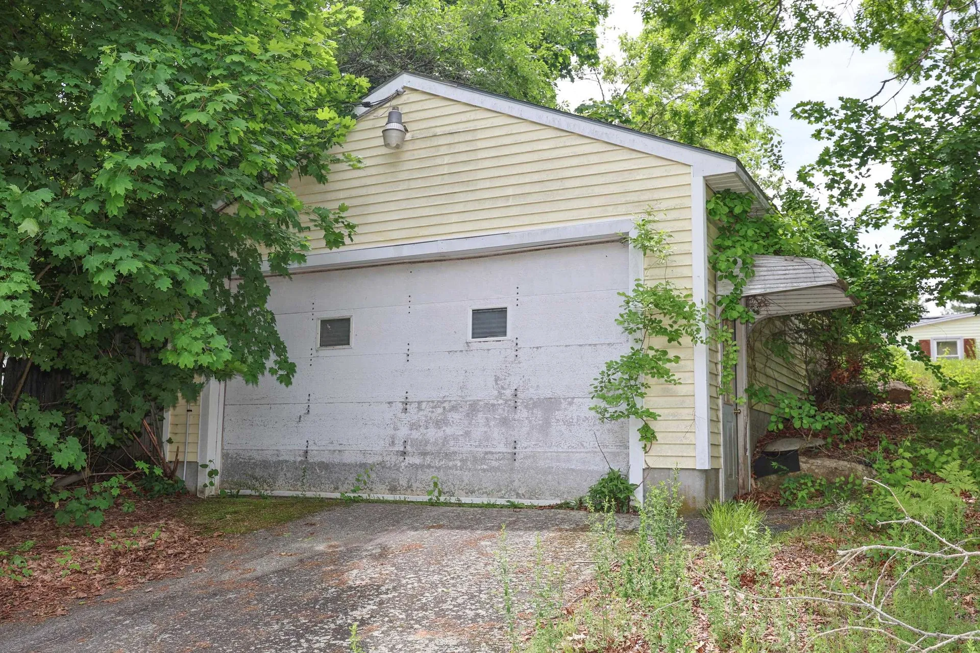 186 Peabody Avenue Manchester NH 03109