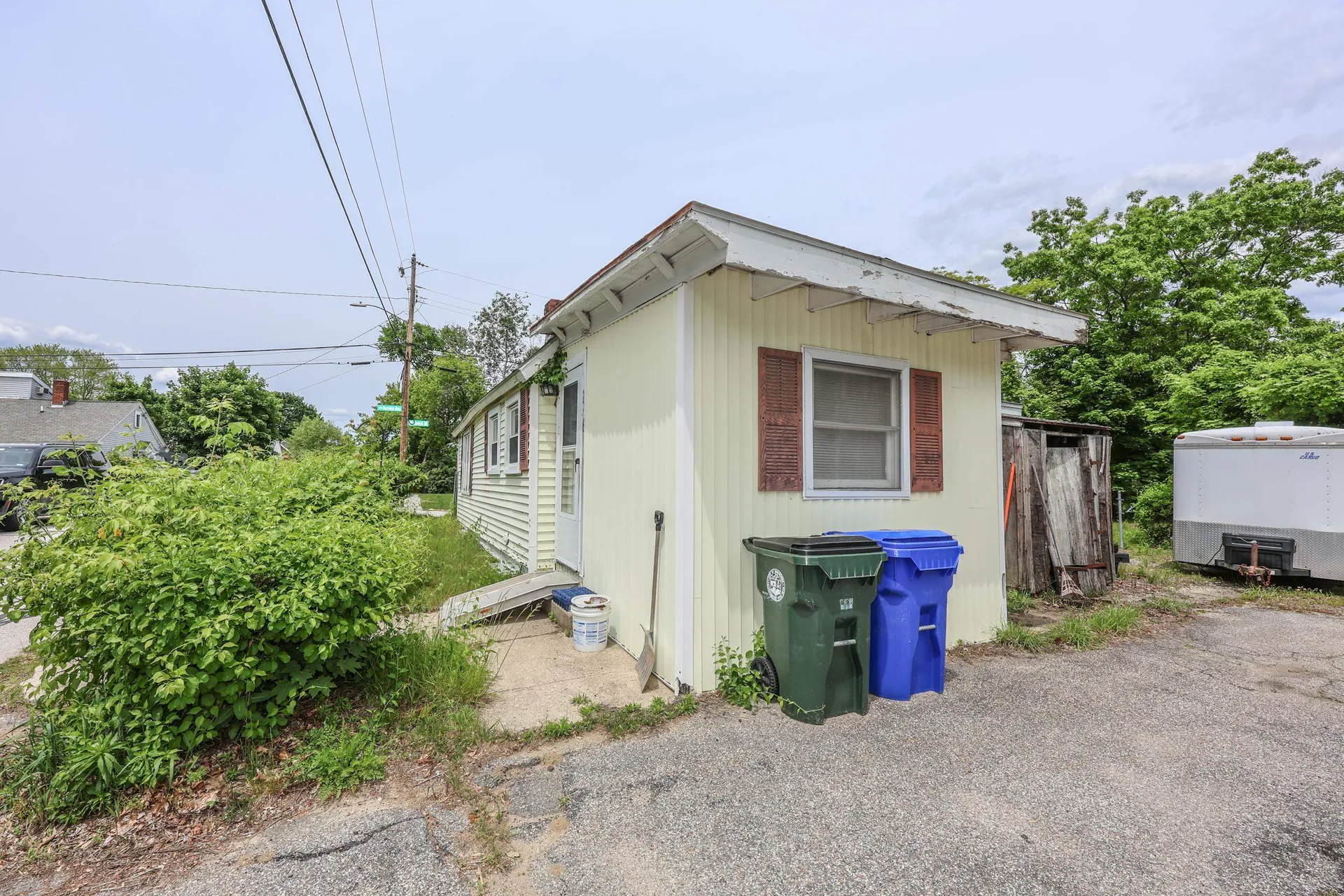 186 Peabody Avenue Manchester NH 03109