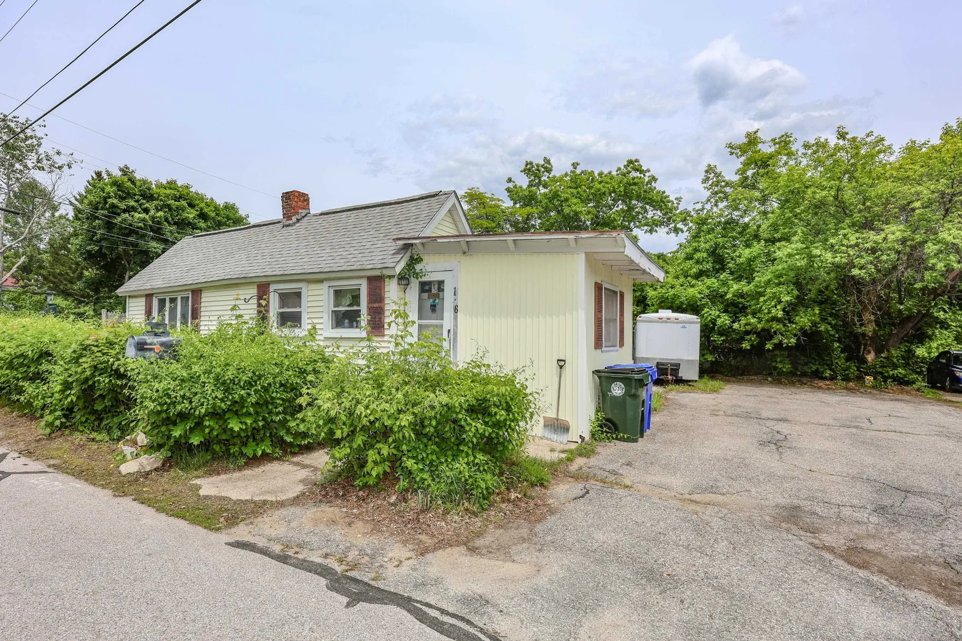 186 Peabody Avenue Manchester NH 03109