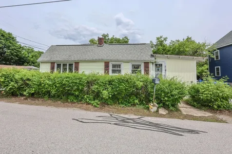186 Peabody Avenue Manchester NH 03109