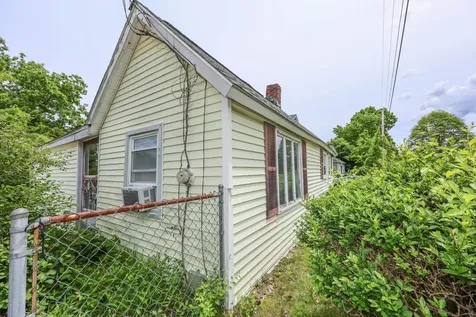 186 Peabody Avenue Manchester NH 03109