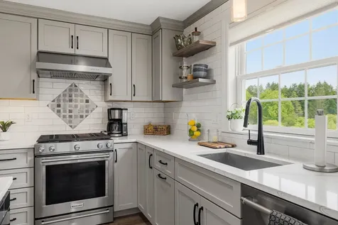 3 Henderson Way Greenland NH 03840