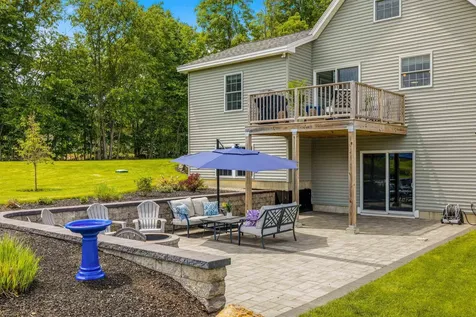 3 Henderson Way Greenland NH 03840