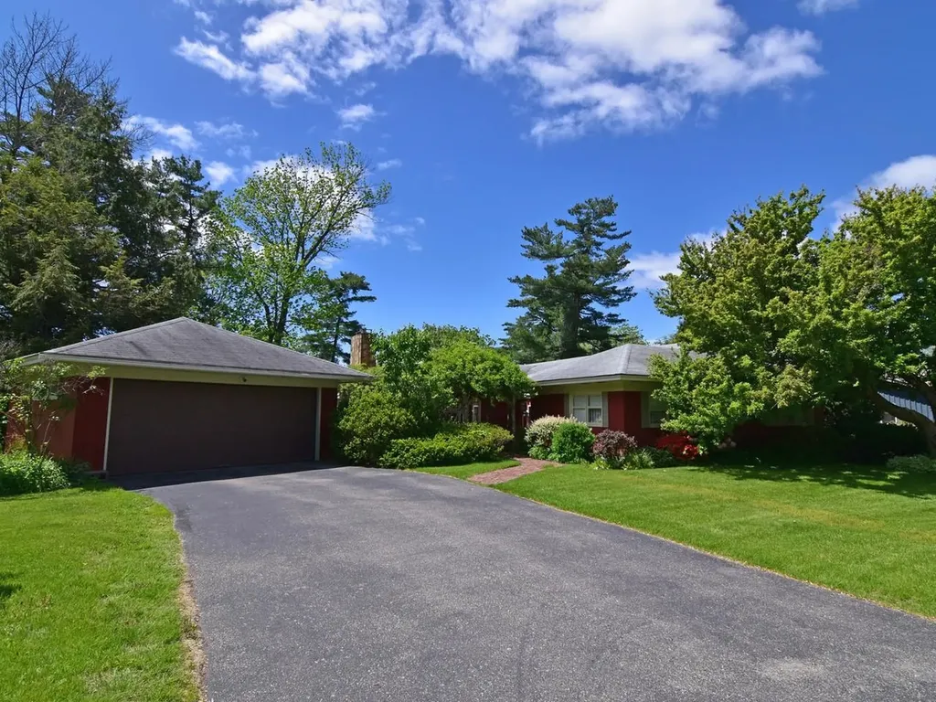 33 Summit Ridge Burlington VT 05401