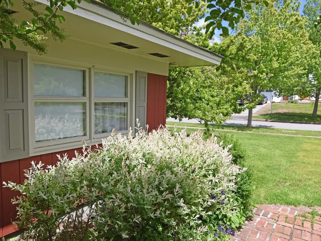 33 Summit Ridge Burlington VT 05401