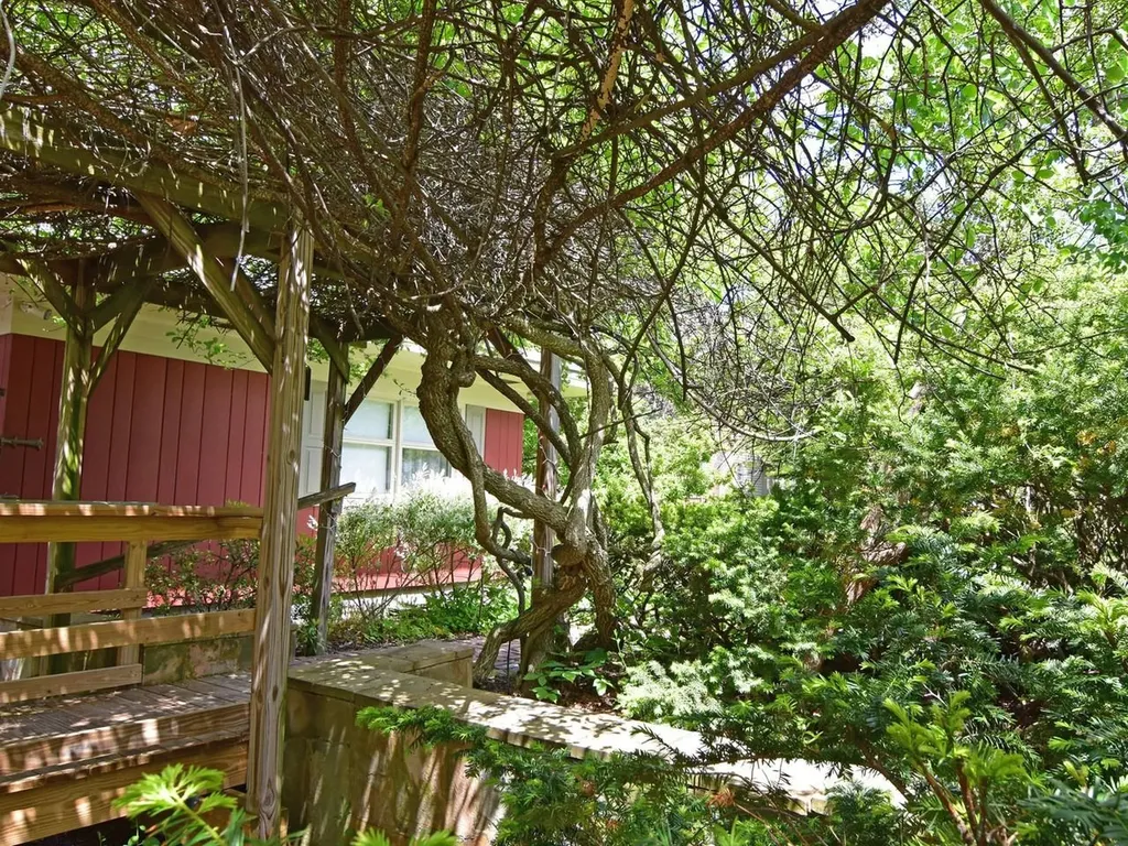 33 Summit Ridge Burlington VT 05401