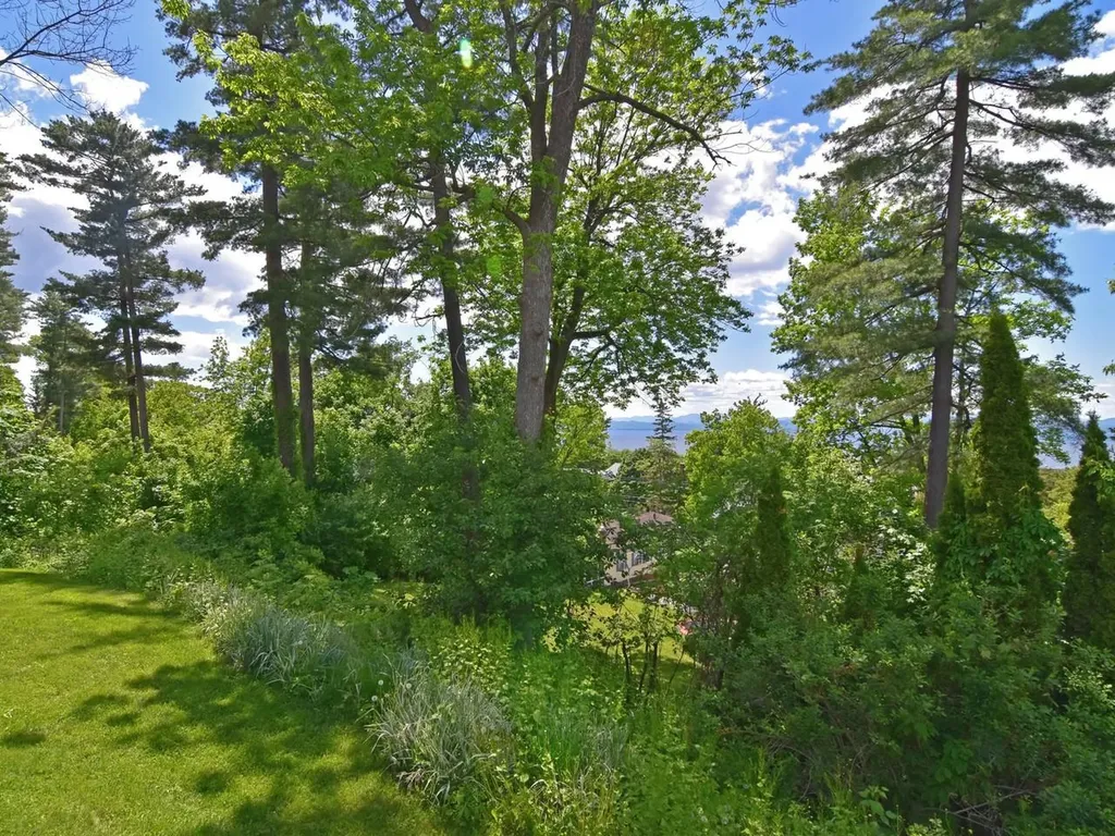 33 Summit Ridge Burlington VT 05401