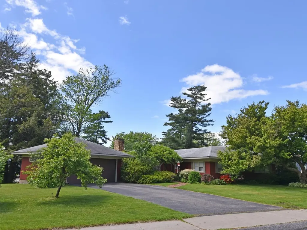 33 Summit Ridge Burlington VT 05401