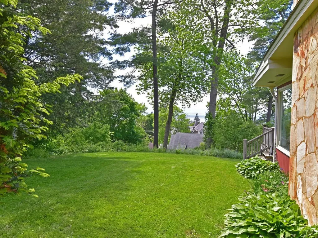 33 Summit Ridge Burlington VT 05401