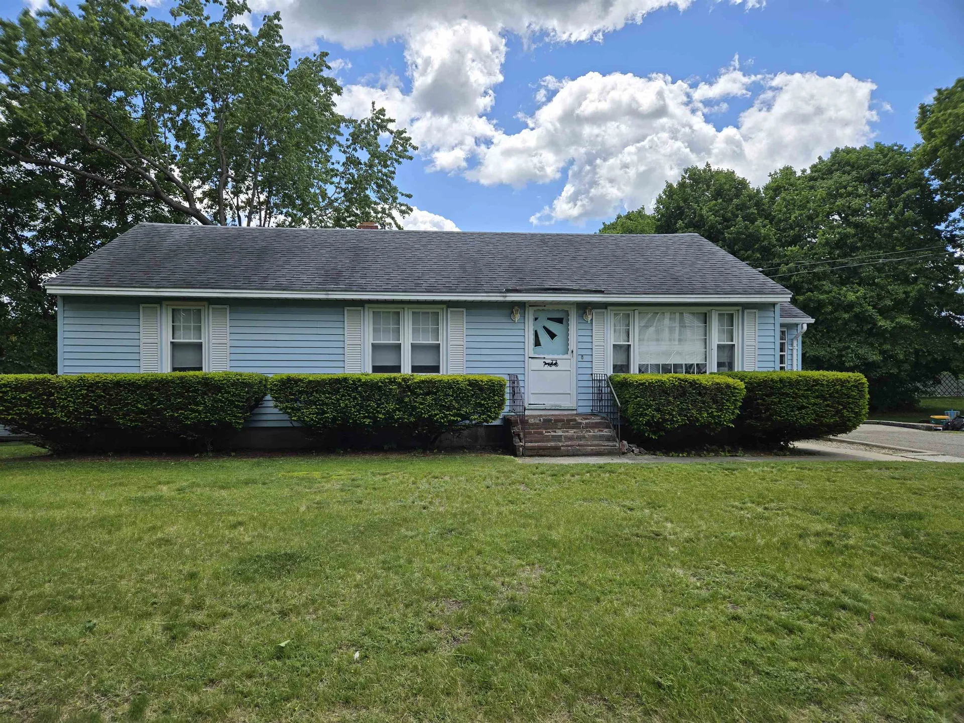 Rochester NH, 5 Creteau Street