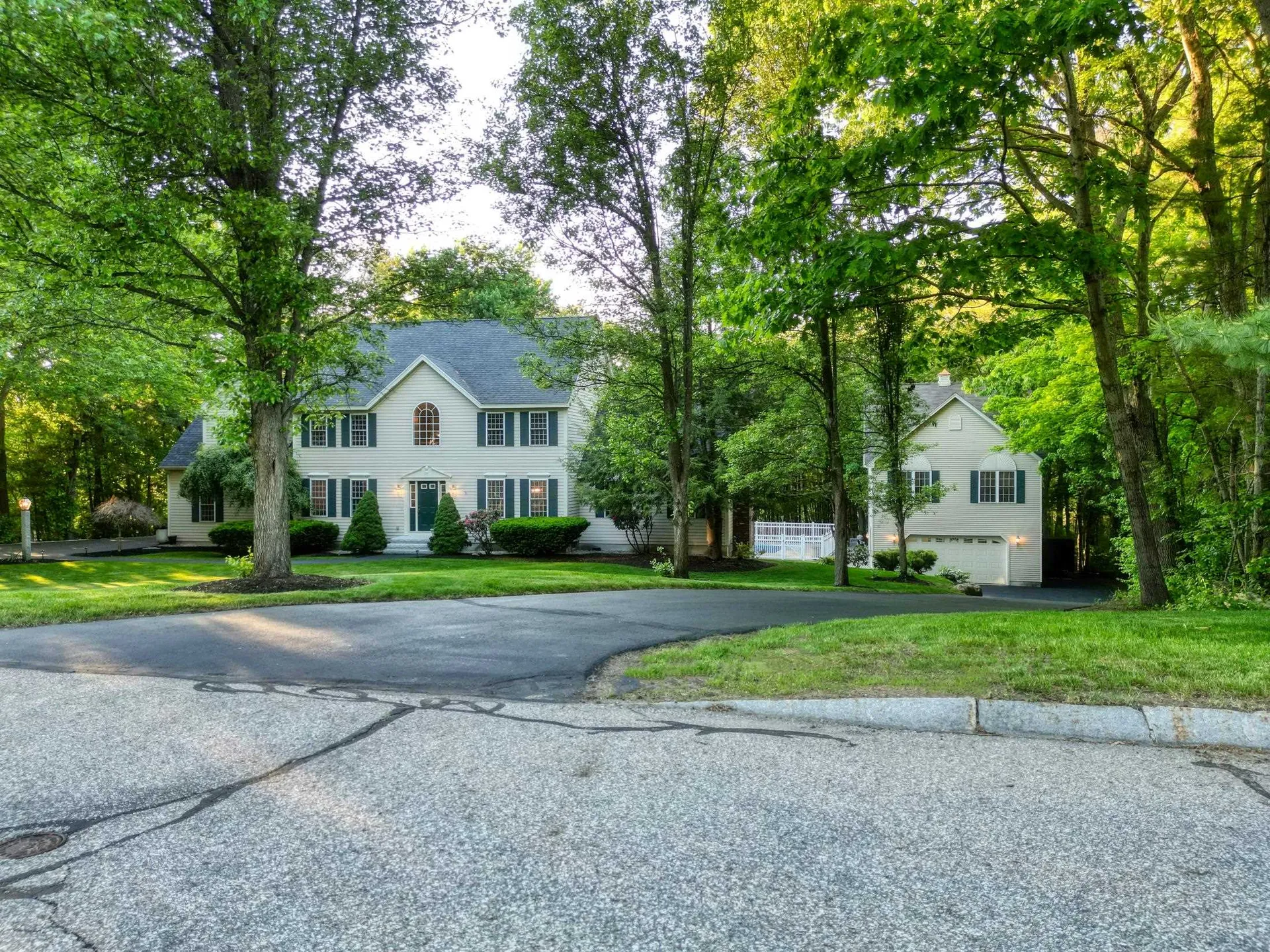 Hooksett NH, 3 Summerfare Street