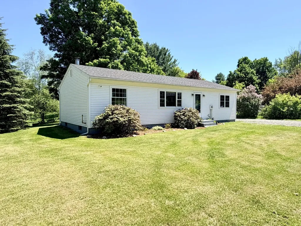 13 Scottsdale Road Newport City VT 05855
