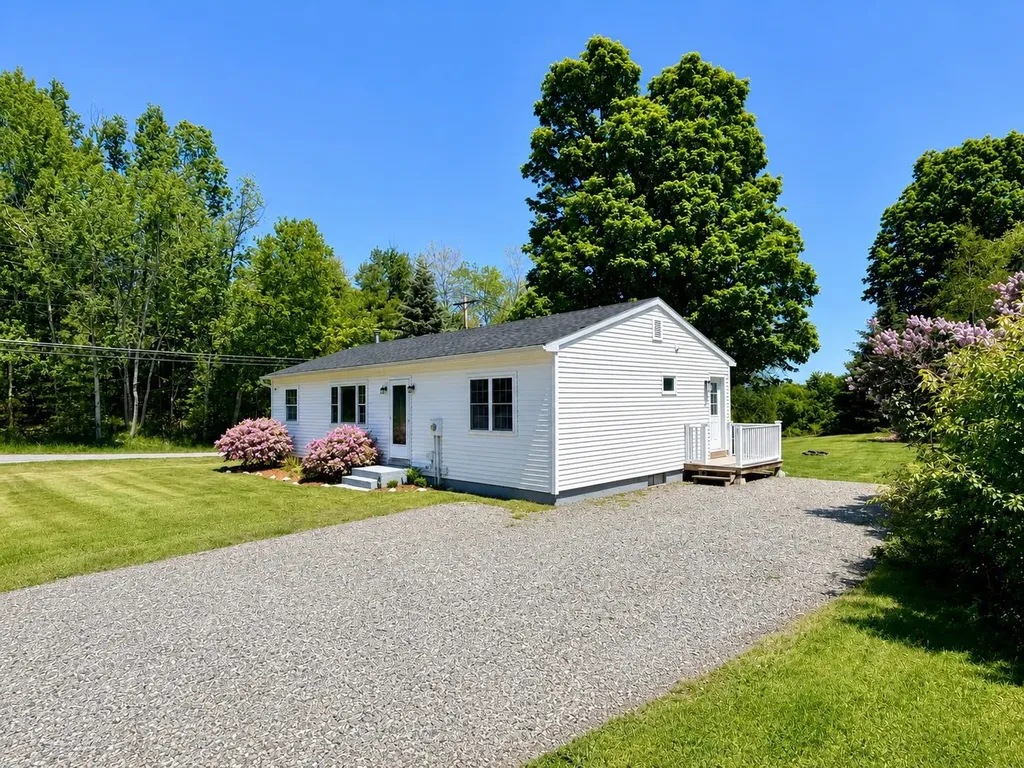 13 Scottsdale Road Newport City VT 05855