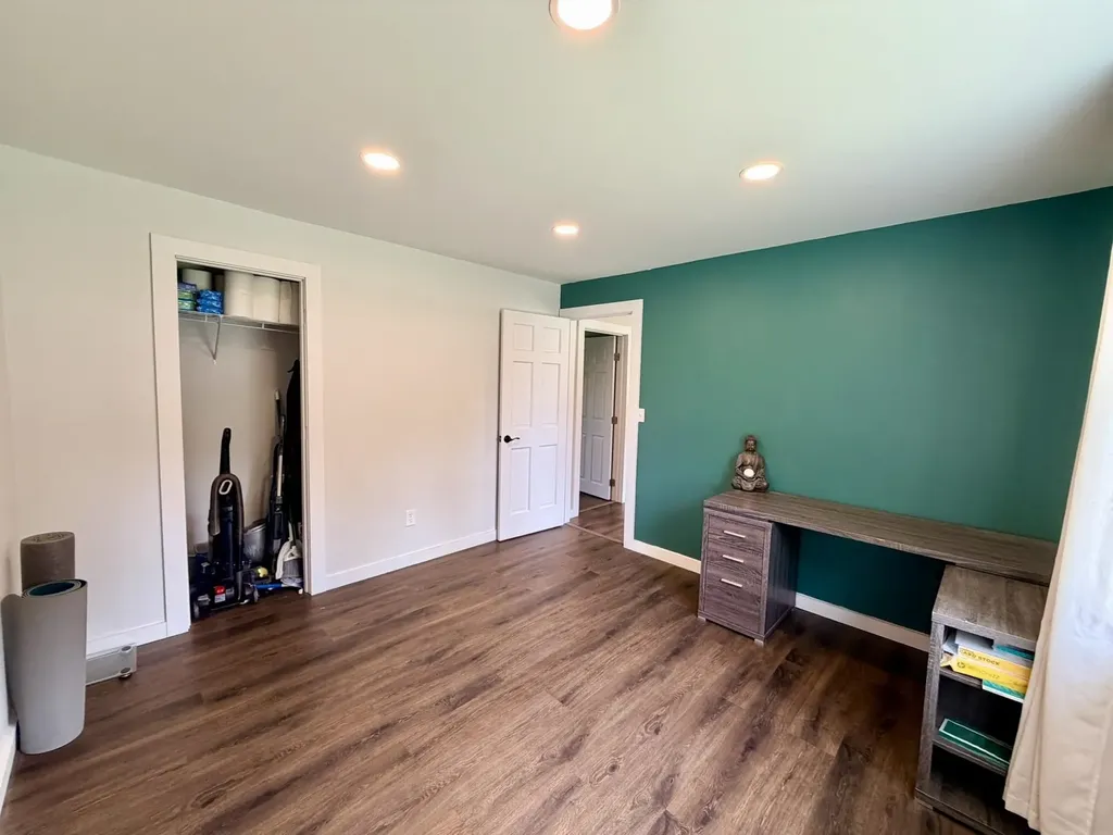 13 Scottsdale Road Newport City VT 05855
