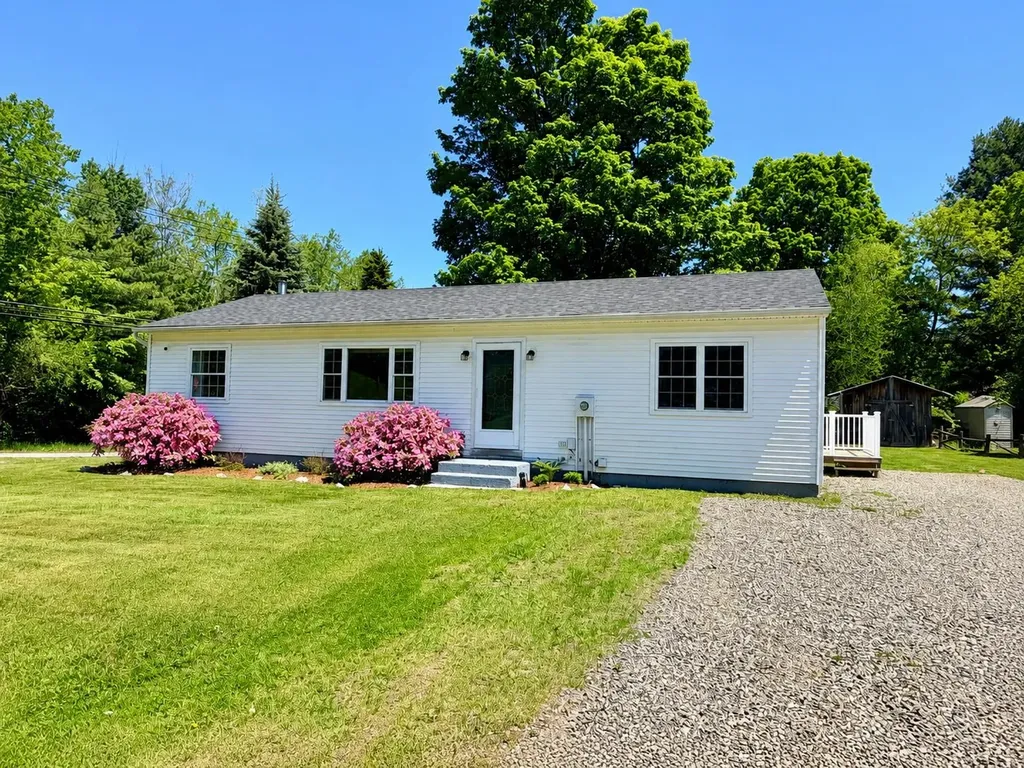 13 Scottsdale Road Newport City VT 05855