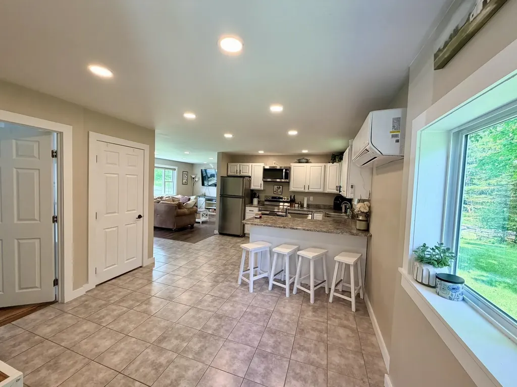13 Scottsdale Road Newport City VT 05855