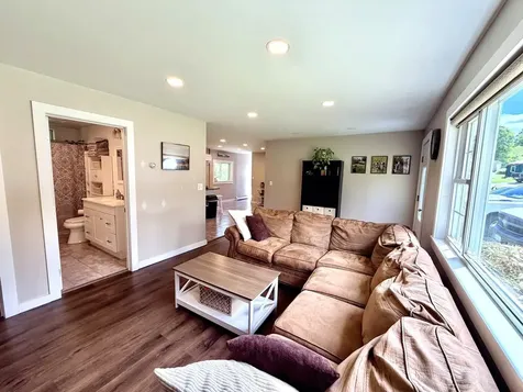 13 Scottsdale Road Newport City VT 05855