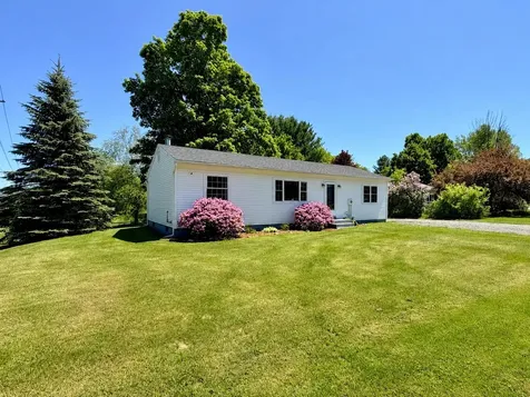 13 Scottsdale Road Newport City VT 05855