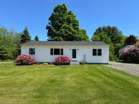 13 Scottsdale Road Newport City VT 05855