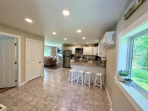 13 Scottsdale Road Newport City VT 05855
