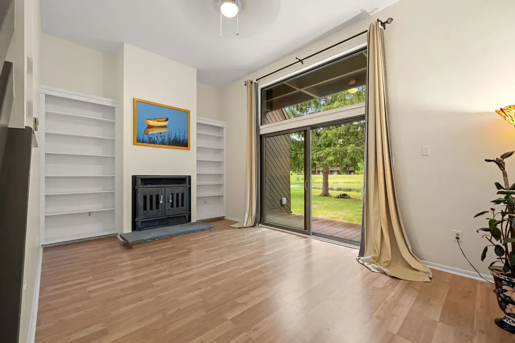 52 Spring Cove Road Nashua NH 03062