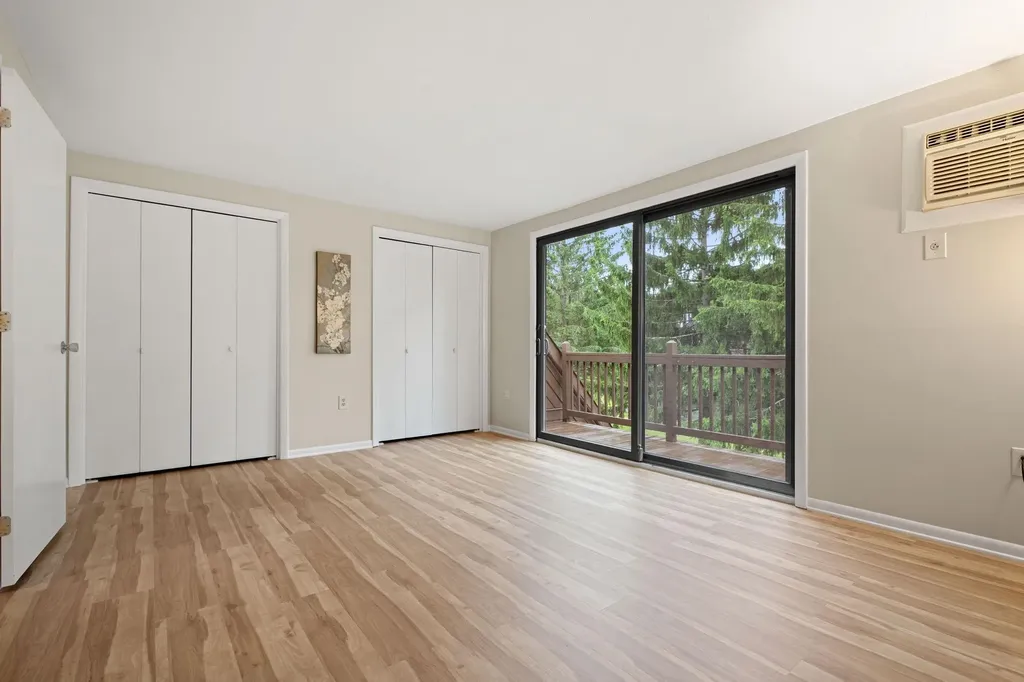 52 Spring Cove Road Nashua NH 03062