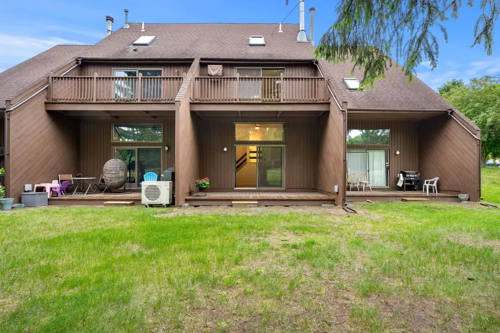 52 Spring Cove Road Nashua NH 03062