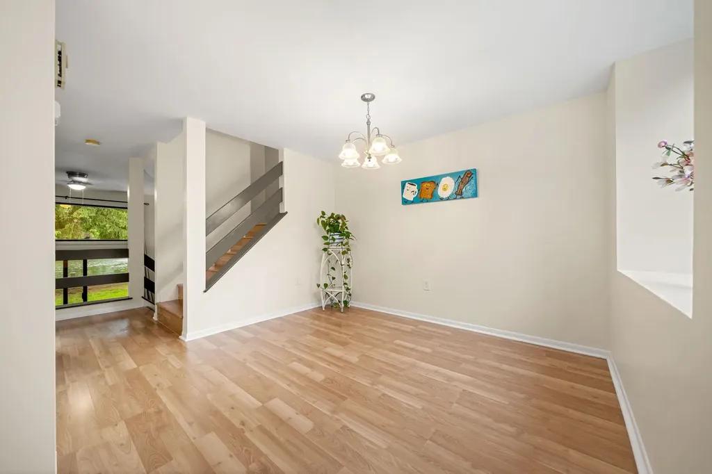 52 Spring Cove Road Nashua NH 03062