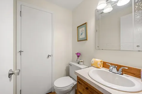 52 Spring Cove Road Nashua NH 03062