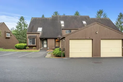 52 Spring Cove Road Nashua NH 03062