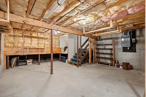 52 Spring Cove Road Nashua NH 03062