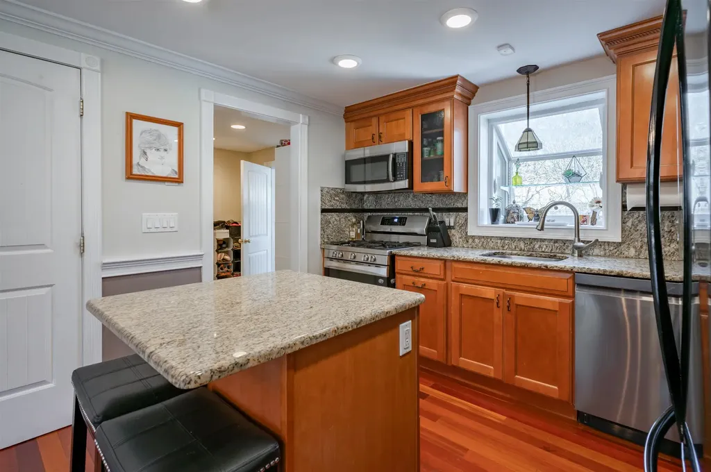 8 Ferncroft Drive Nashua NH 03063