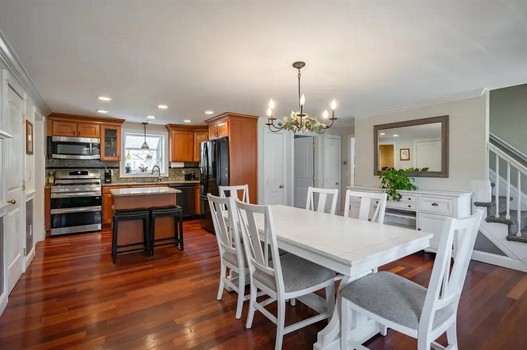 8 Ferncroft Drive Nashua NH 03063