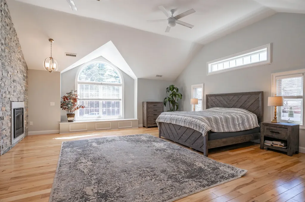 8 Ferncroft Drive Nashua NH 03063