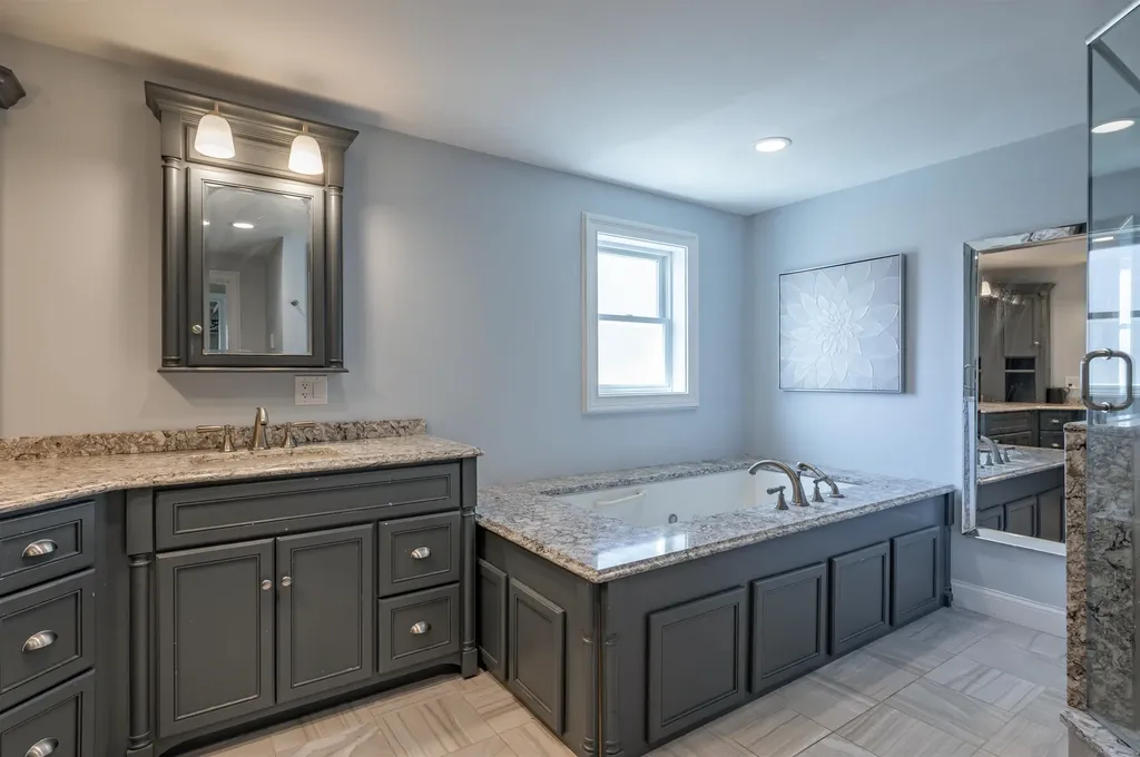 8 Ferncroft Drive Nashua NH 03063