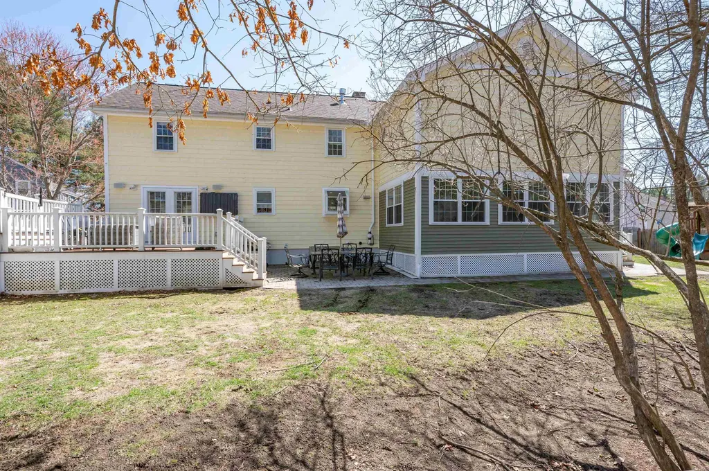 8 Ferncroft Drive Nashua NH 03063